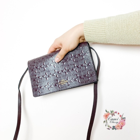 🌷CamiClassy Bags🌷 Coach Debossed Crossbody Bag - Picture 1 of 3